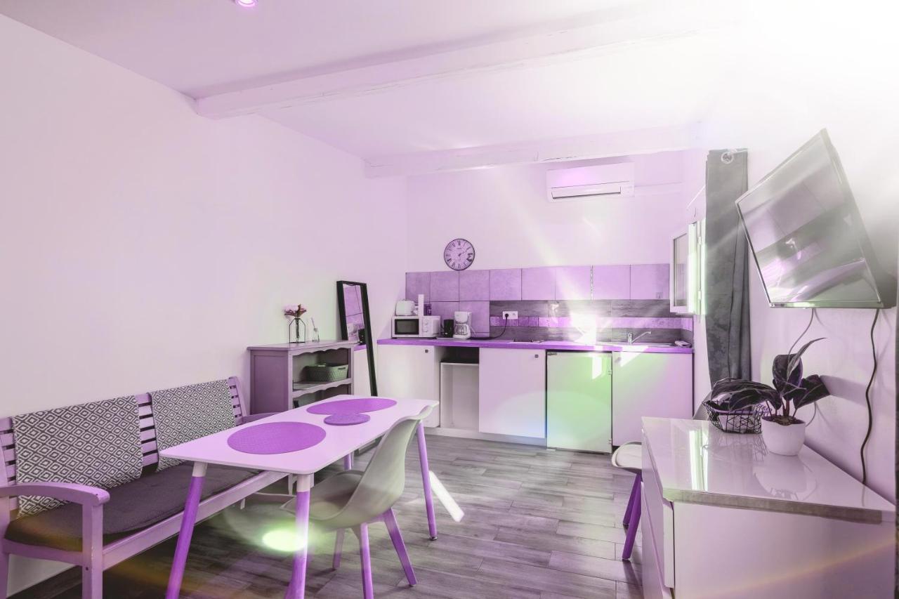 Gite Du Stade Le Studio Cour Parking Et Piscine Partagee Marseille Exteriér fotografie